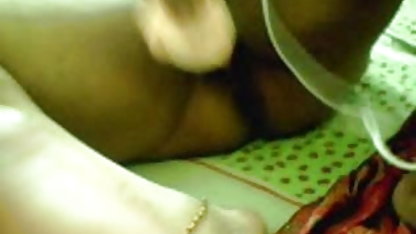 बूज़े लड़की गैरेज में फुल मूवी वीडियो में सेक्सी थी ।