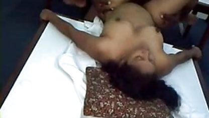 स्लीपिंग सहपाठी सेक्सी हिंदी वीडियो फुल मूवी जाग ऊपर से एक मोटा लिंग