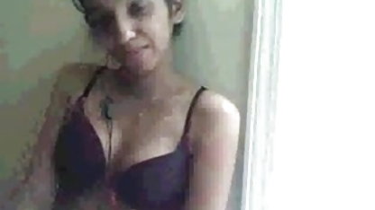 Mulatku कुत्ता शैली पर फुल सेक्सी फिल्म इंग्लिश बिस्तर में गुलाबी