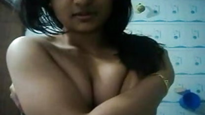 सॉना प्रशासक छिपा फिल्माया के रूप में एक लड़की ब्लू सेक्सी फुल मूवी masturbates में एक भाप कमरे