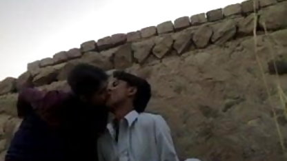 अश्वेतों का एक गिरोह एक सफेद लड़की के चक्कर लगा रहा है फुल सेक्सी फिल्में हिंदी