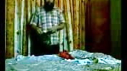 Busty स्वयं पीछा उसके टोपी करने के डब्ल्यू डब्ल्यू एक्स फुल सेक्सी लिए उसके आदमी पर के सागर तट