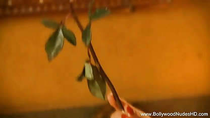 Busty लड़की है पर के लाल ट्रिपल सेक्स फुल वीडियो सोफा