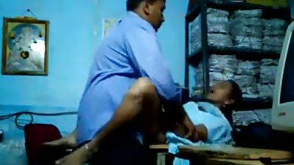 कम बाल हिंदी सेक्सी मूवी एचडी फुल कटवाने के साथ कट्टर श्यामला
